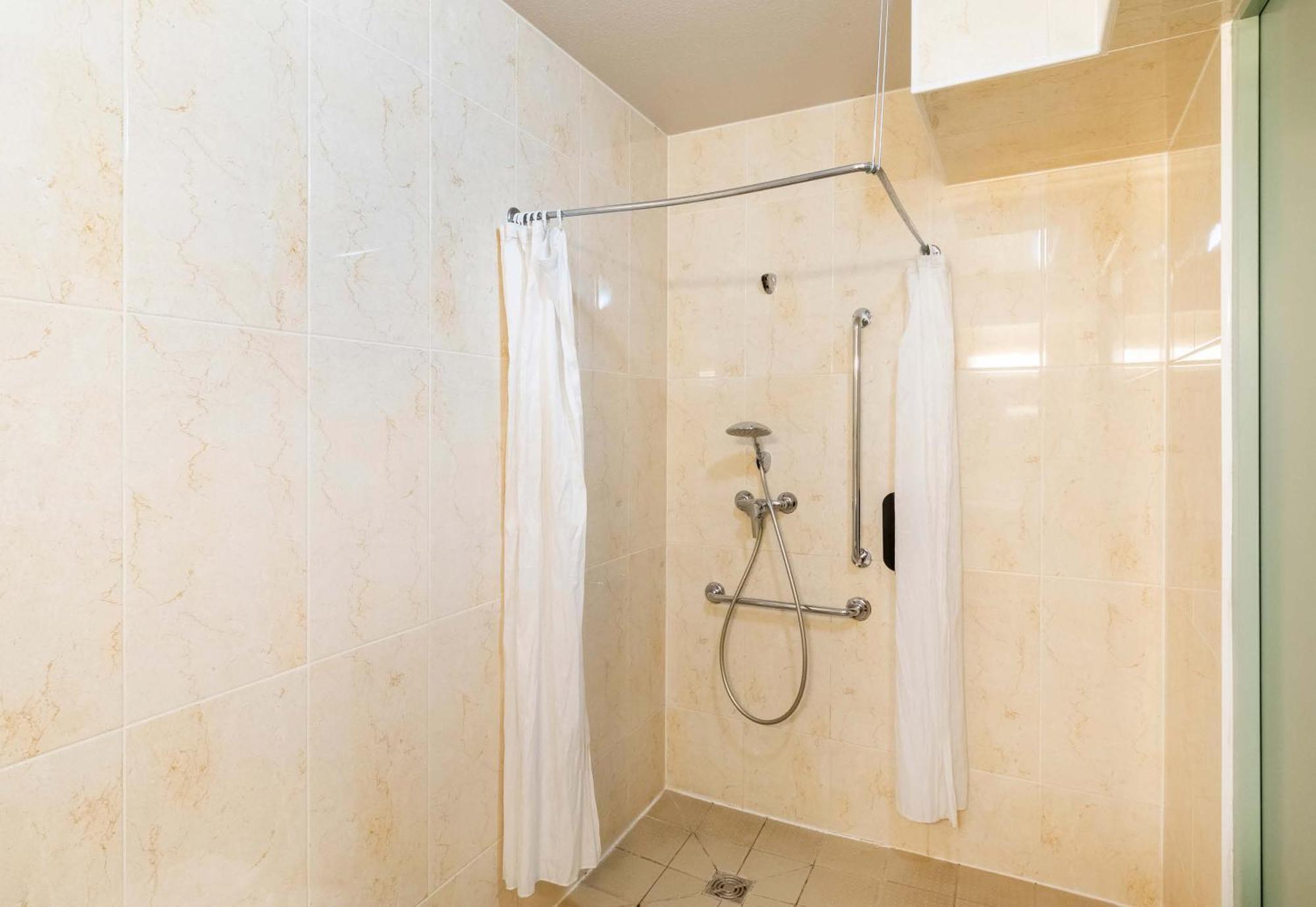 B&B Hotel אז'ן מראה חיצוני תמונה